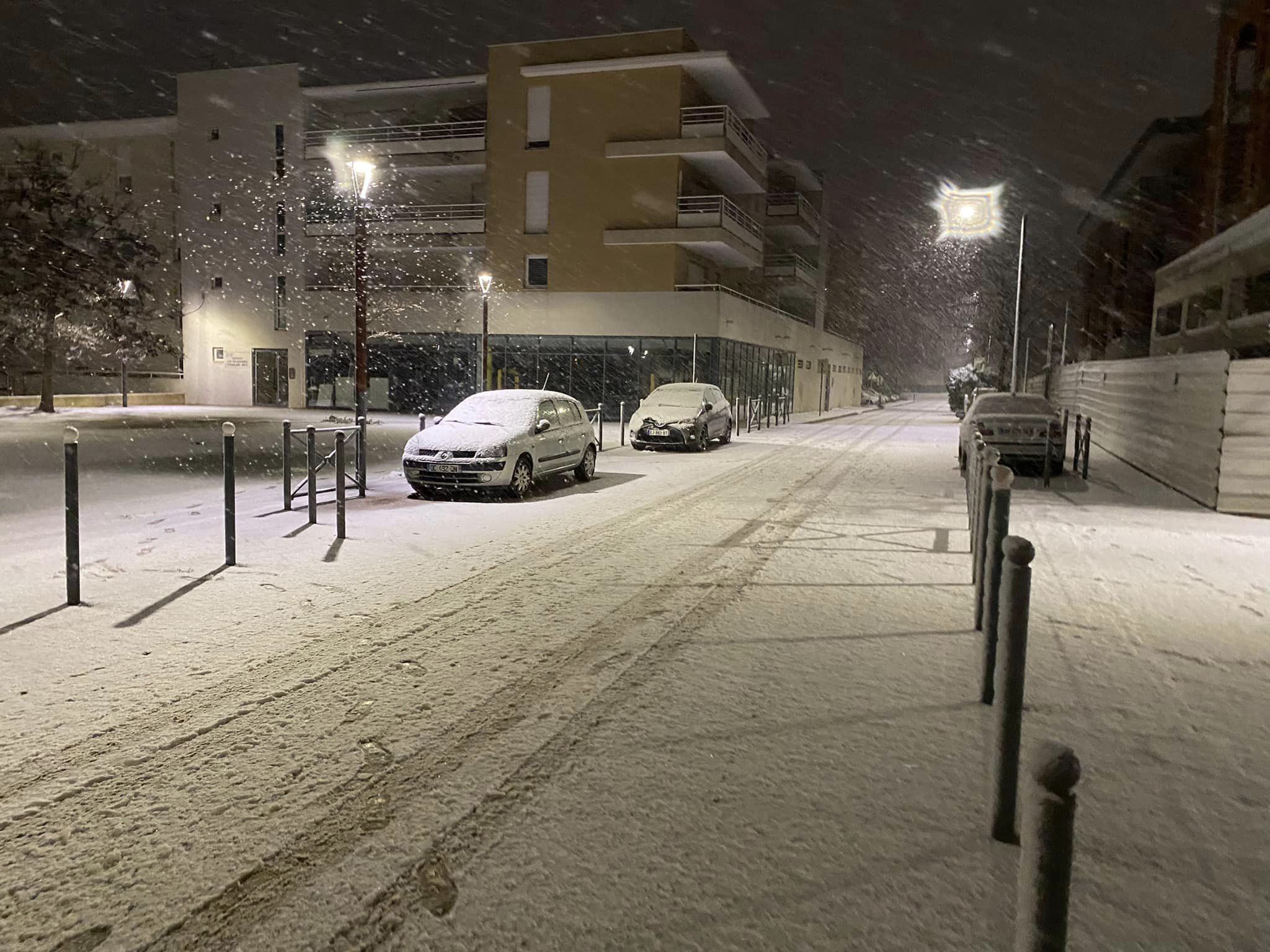 Béziers (34) sous la neige en fin de soirée du jeudi 19 janvier 2023