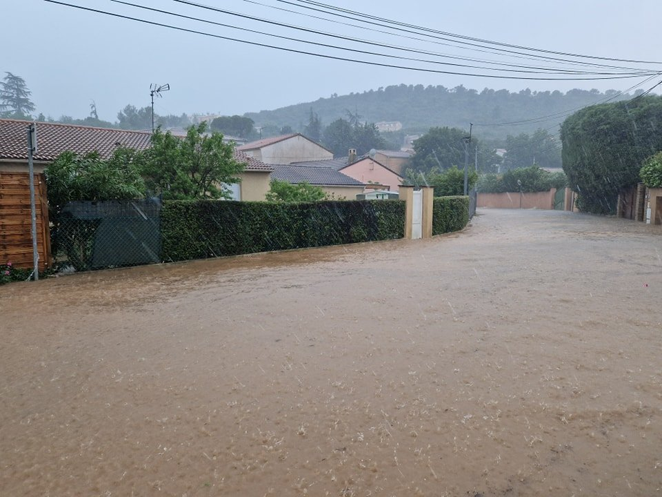 Orage diluvien à Saint-Maximin-la-Sainte-Baume (83) le lundi 29 mai 2023
