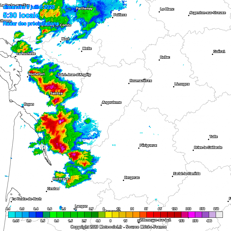 Images radar de la supercellule entre Charente et Dordogne ce dimanche 9 juillet 2023