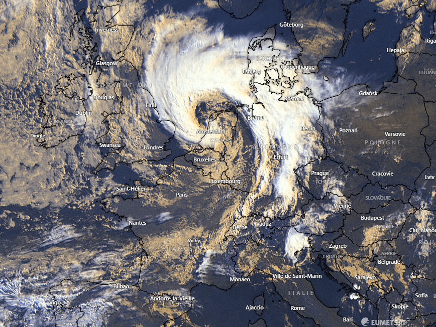 La tempête Poly sur les Pays-Bas en matinée du mercredi 5 juillet 2023