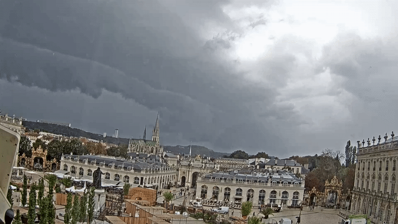 Front pluvio-orageux précédé d'un arcus à Nancy (54) ce jeudi 21 septembre 2023 