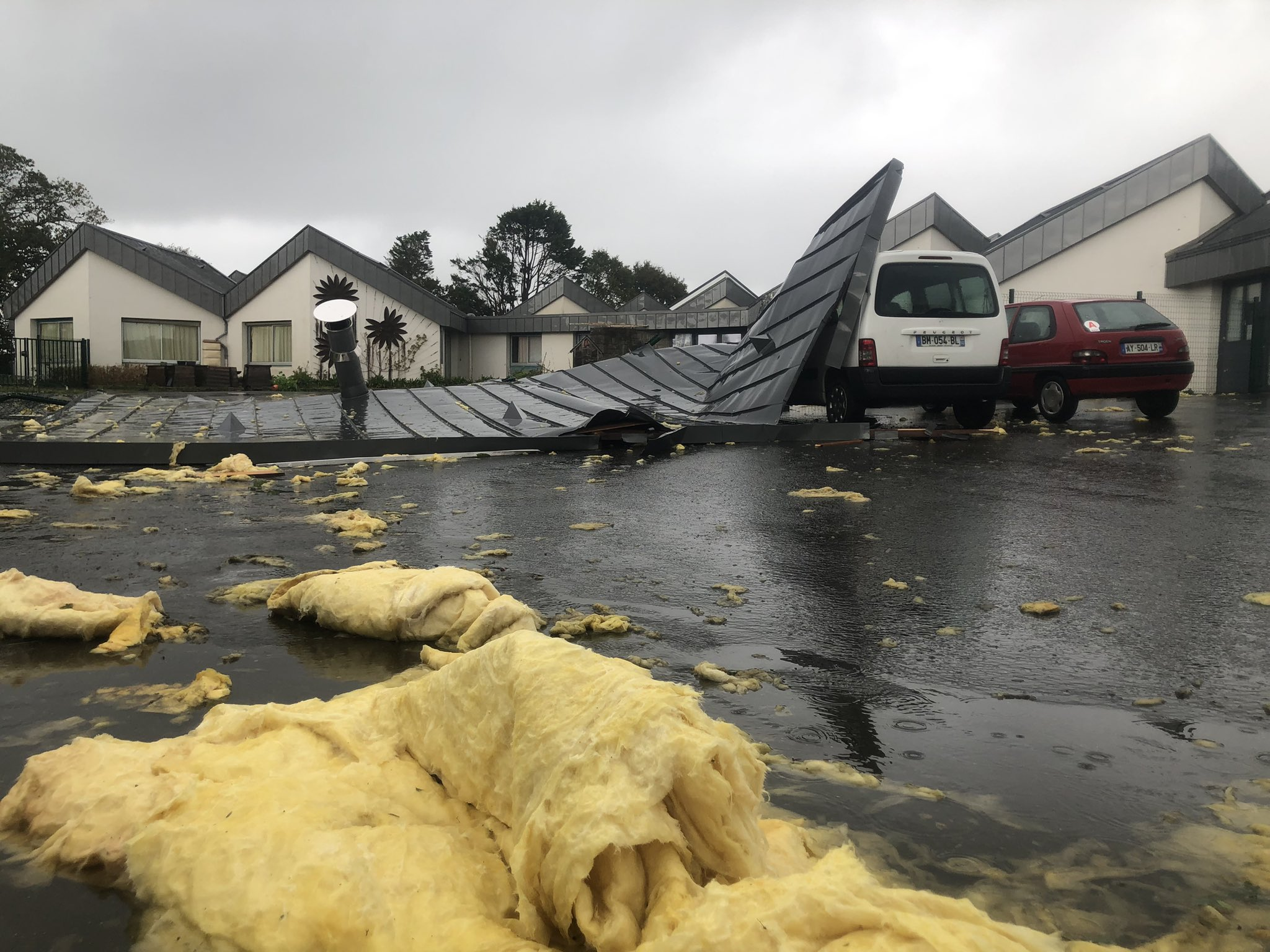 Toiture arrachée par la tempête à Lannion (22) ce jeudi 2 novembre 2023