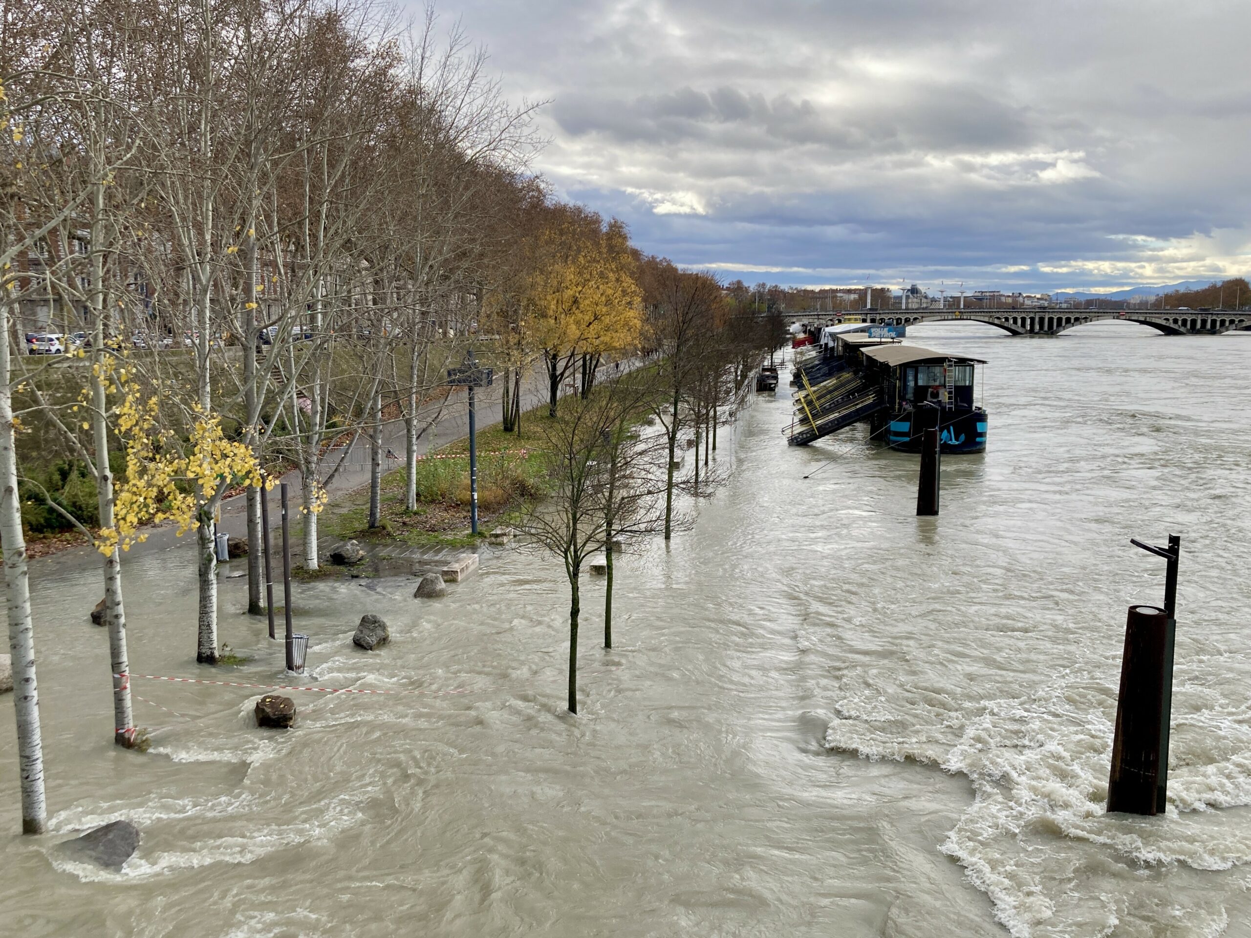 Crue du Rhône à Lyon ce mercredi 13 décembre 2023