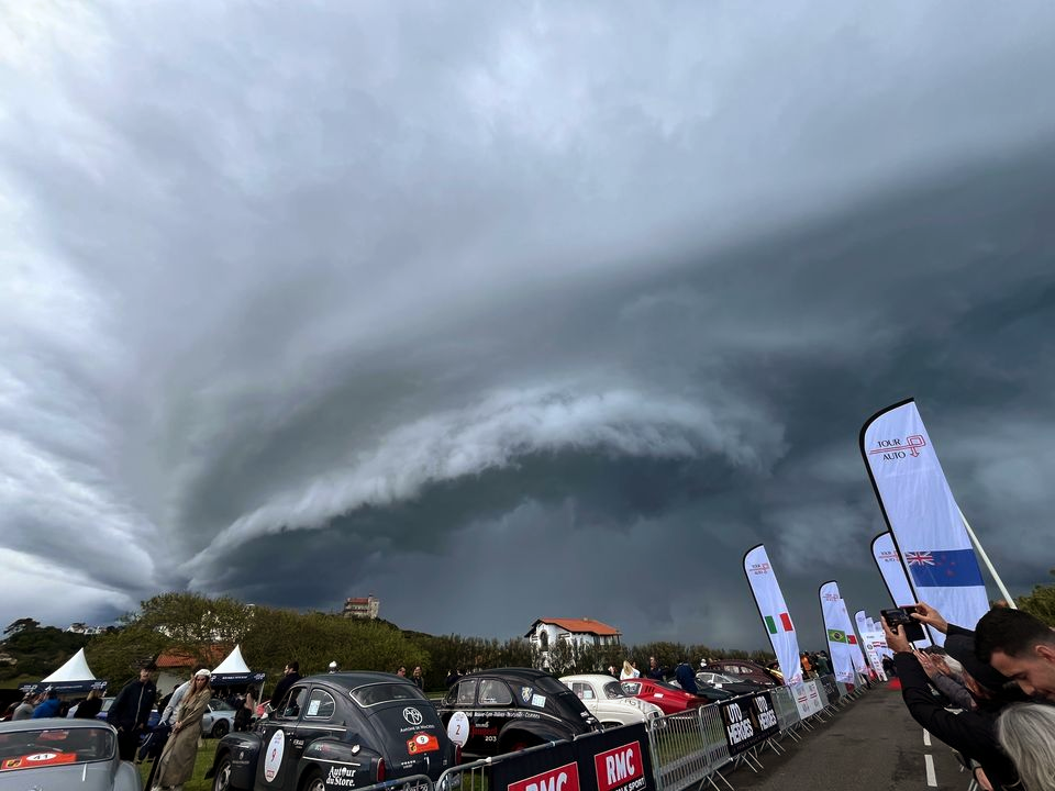 Arcus précédant l'orage à Biarritz (64) ce samedi 27 avril 2024