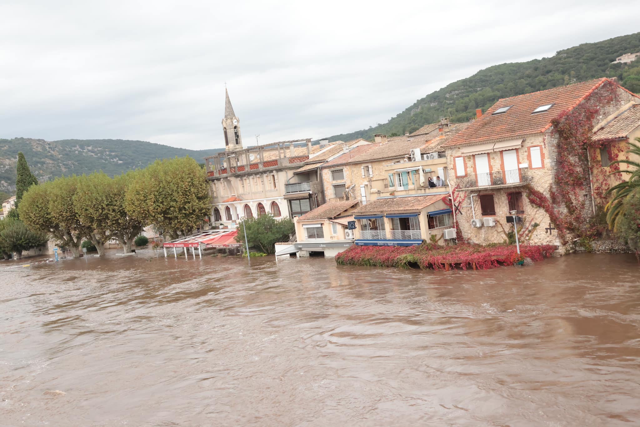 Crue de l'Ardèche à Saint-Martin-d’Ardèche (07) le jeudi 17 octobre 2024