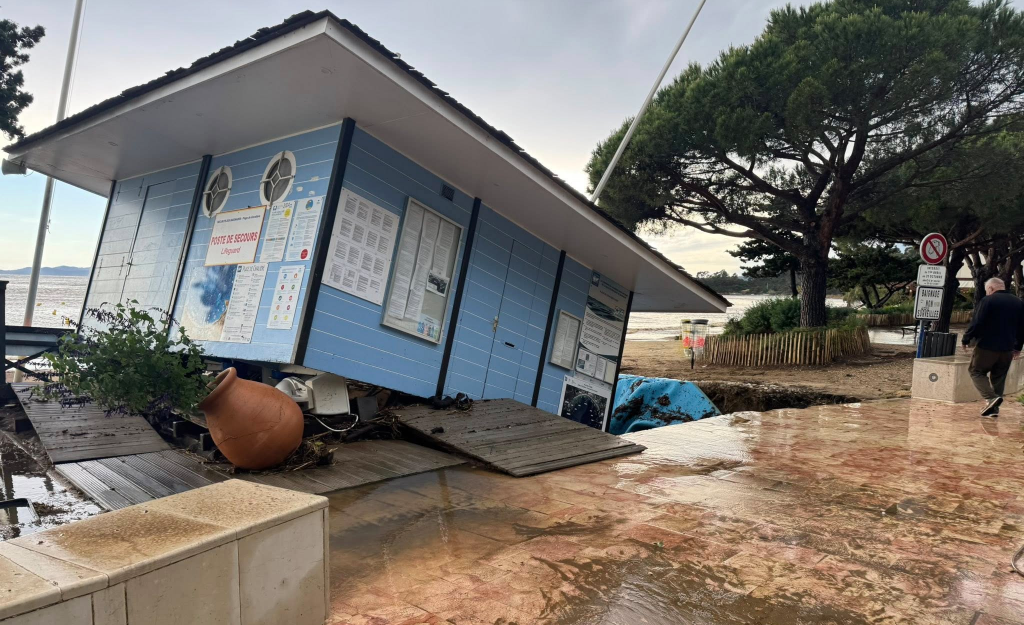 Poste de secours endommagé à Cavalière (83) ce mardi 20 mai 2025