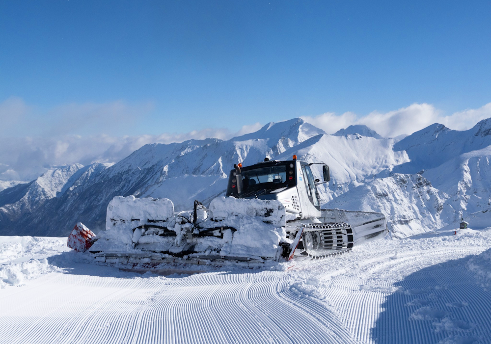 Beaucoup de neige sur les sommets de Piau-Engaly (65) vers 2500m ce mercredi 26 novembre 2025