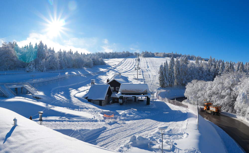 40 à 50 cm de neige à la Schlucht dans les Vosges (88) vers 1100m ce jeudi 27 novembre 2025