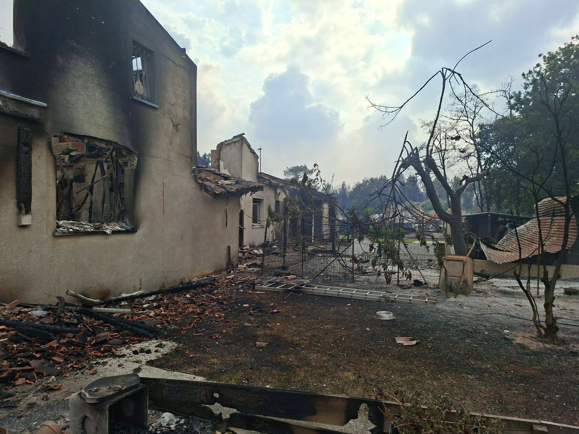 Maisons détruites par le feu à Lanton (33) ce dimanche 26 juillet 2026 