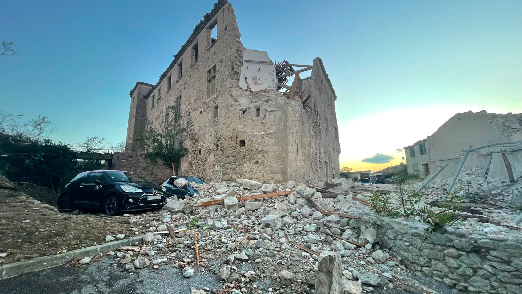 Gros dégâts après la tornade à Pomas (11) ce lundi 24 août 2026